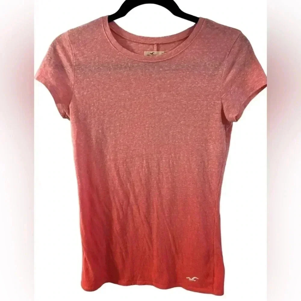 Hollister Simple Pink Ombré Fade T-Shirt Size Medium. Measurements in pictures